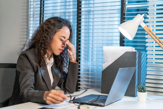 Spending Too Much Time on Screens? A Guide to Astaxanthin for Eye Strain and Eye Relief