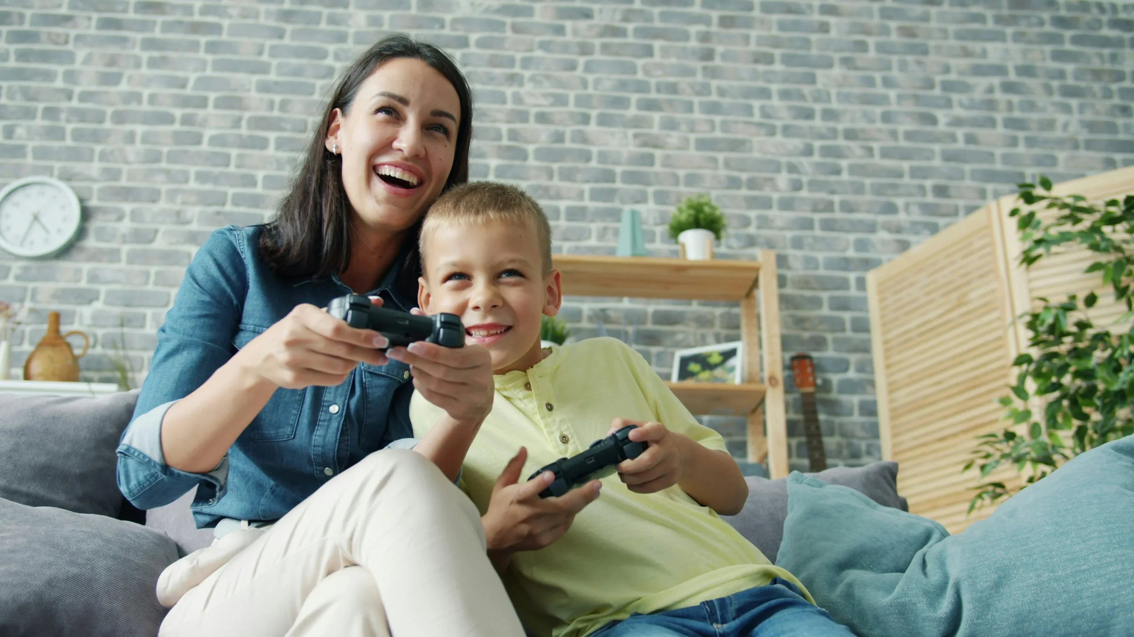 Healthy Habits for Busy Moms: The Real Guide to Energy, Balance, and Feeling Like Yourself Again